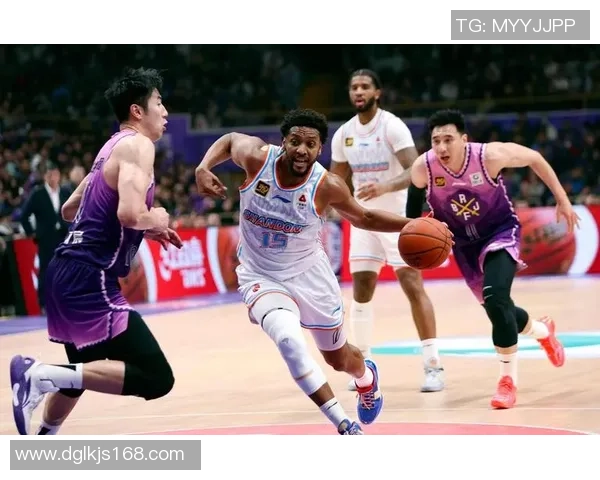 CBA精彩对决山东队与江苏队比赛录像回顾与精彩瞬间分析